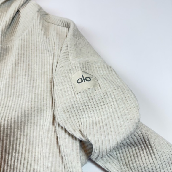 ALO Muse Hoodie Cropped Heathered Oatmeal Small - Picture 4 of 8